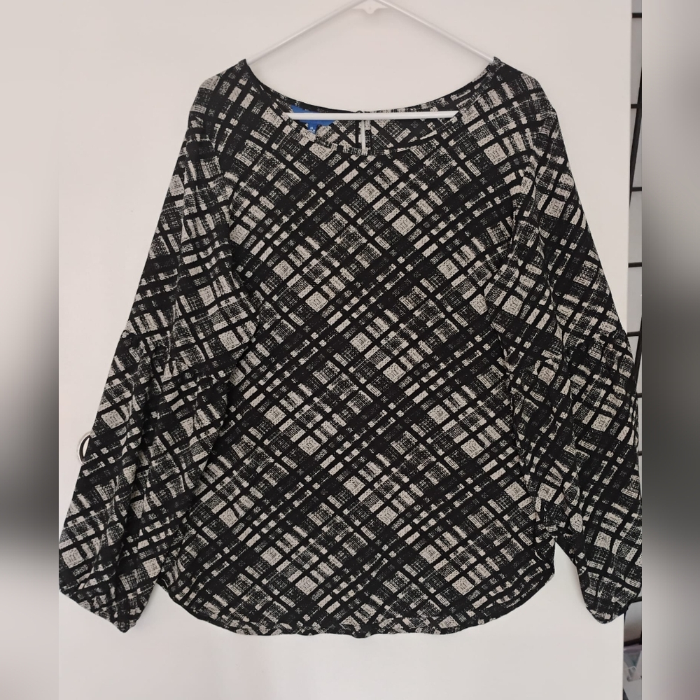 APT.9 Black and White Plaid Women's Top